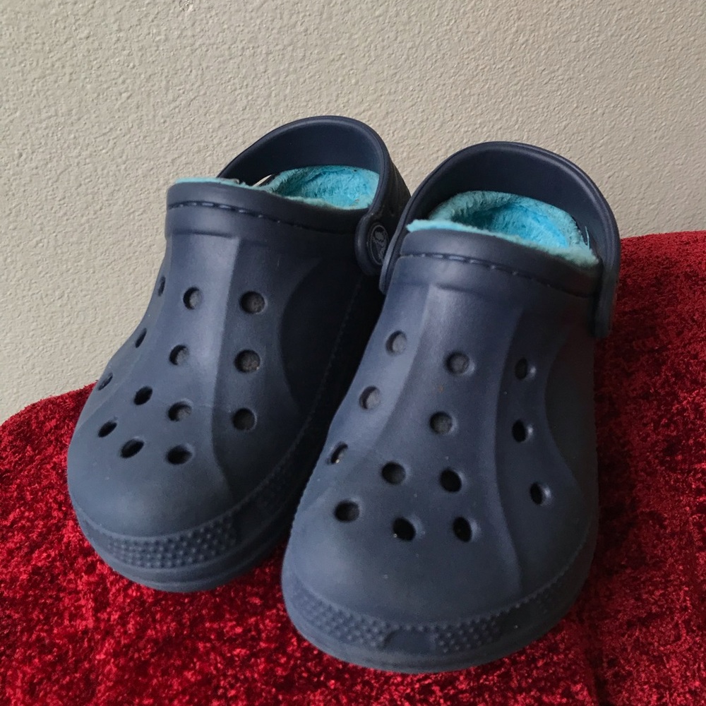 Crocs fuzzy lined clogs toddlers